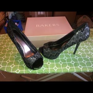 Heels size 11 M